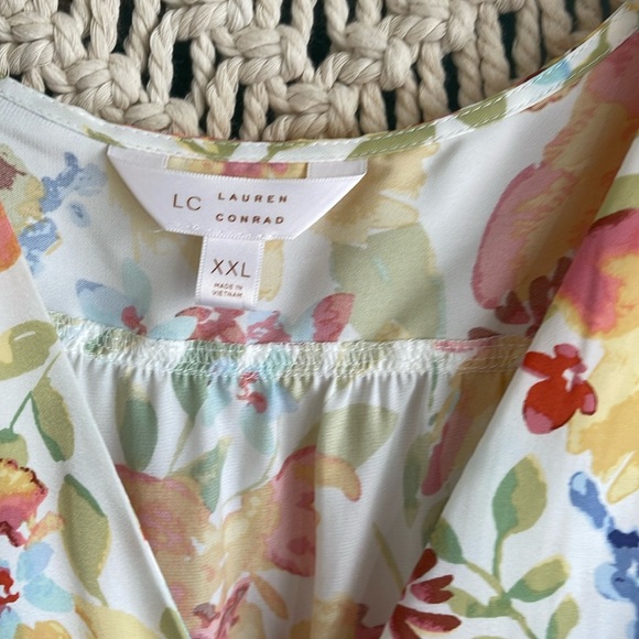 2 ** LC Lauren Conrad Blouse - Picture 3 of 8